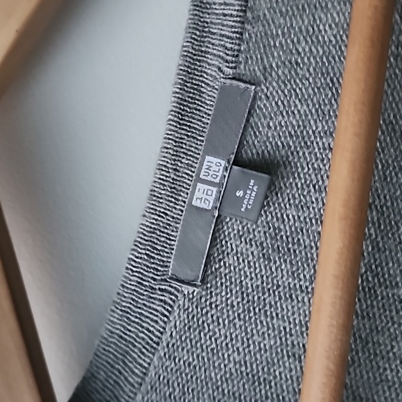 Uniqlo Cotton Cashmere Fitted Button Up Fully Fashioned Knit Cardigan - Picture 2 of 7